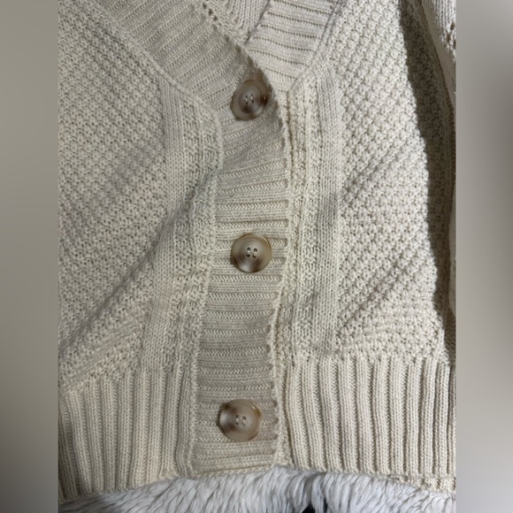 SHEIN crop chunky knit v-neck button front cardigan bohemian wool inspired cozy - Picture 6 of 7